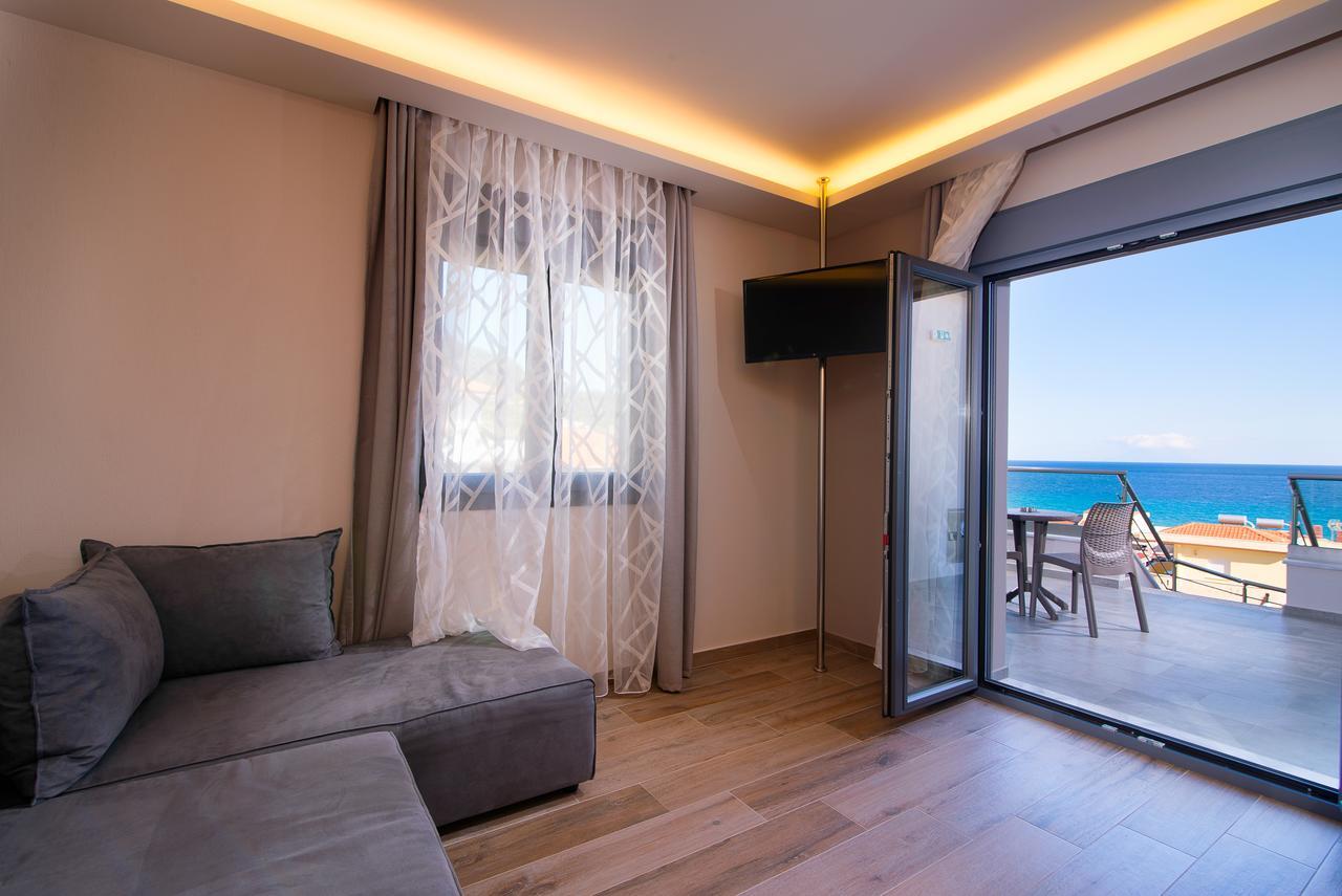 Semiramis Luxury Suites Chrisi Ammoudia Eksteriør billede