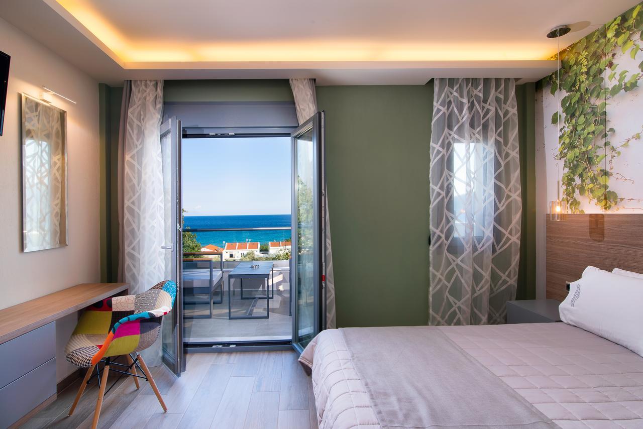 Semiramis Luxury Suites Chrisi Ammoudia Eksteriør billede