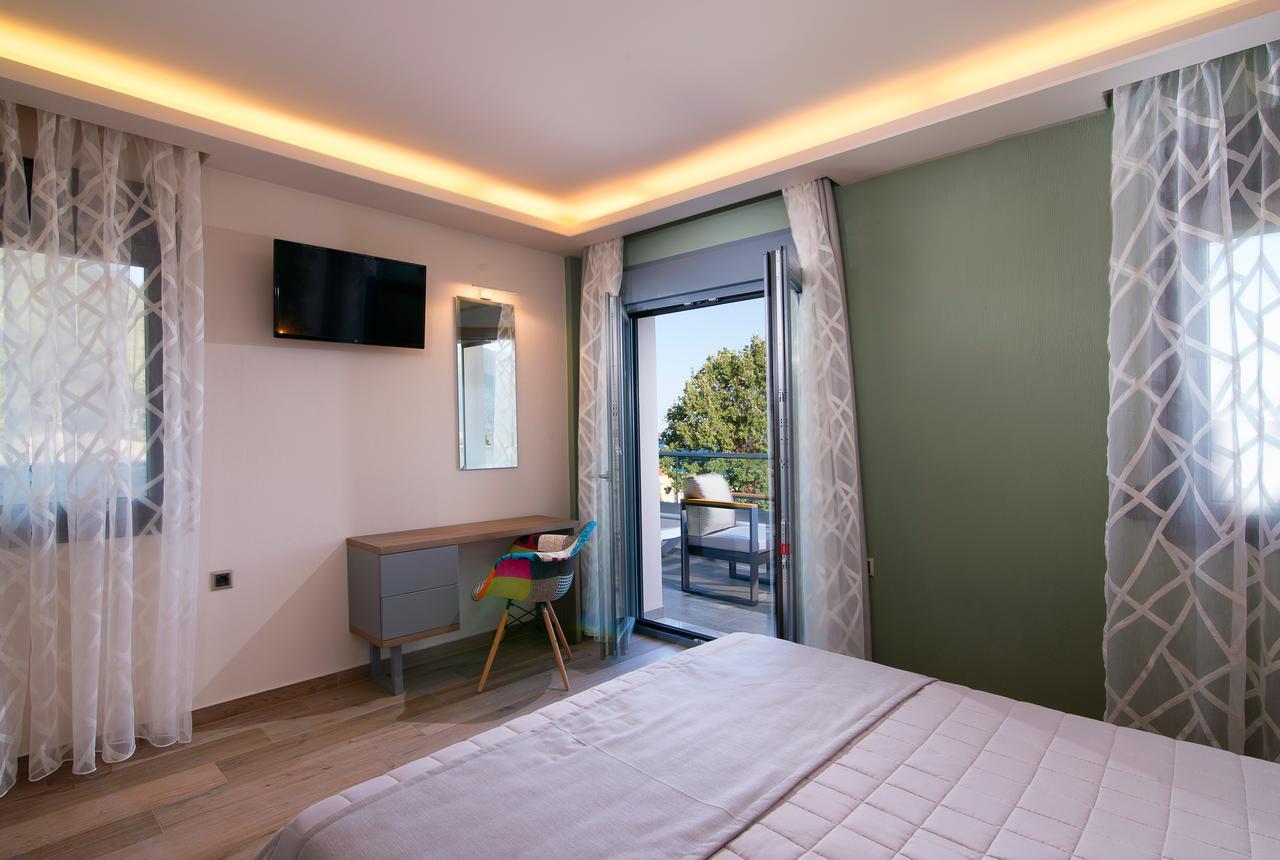 Semiramis Luxury Suites Chrisi Ammoudia Eksteriør billede